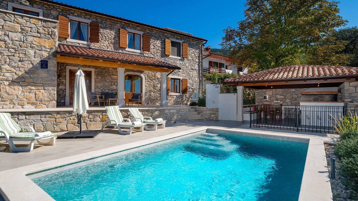 Krsan House | Gorgeous home in Plomin with kitchen