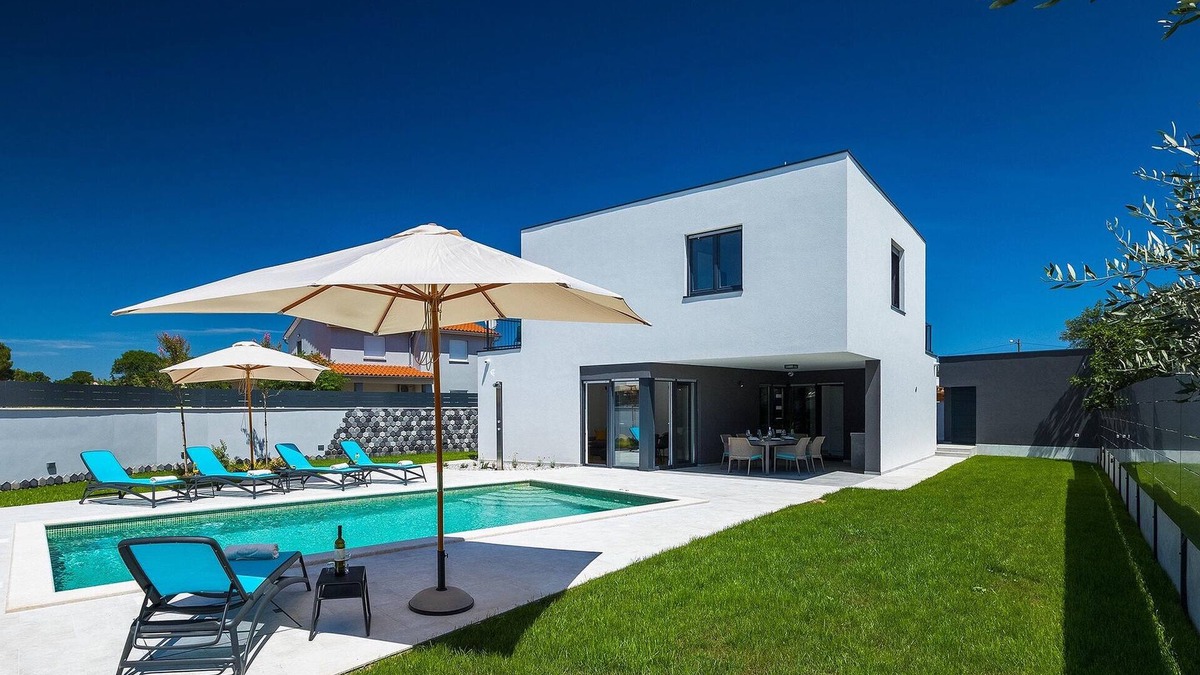 Skatari House | Gorgeous home in Pula