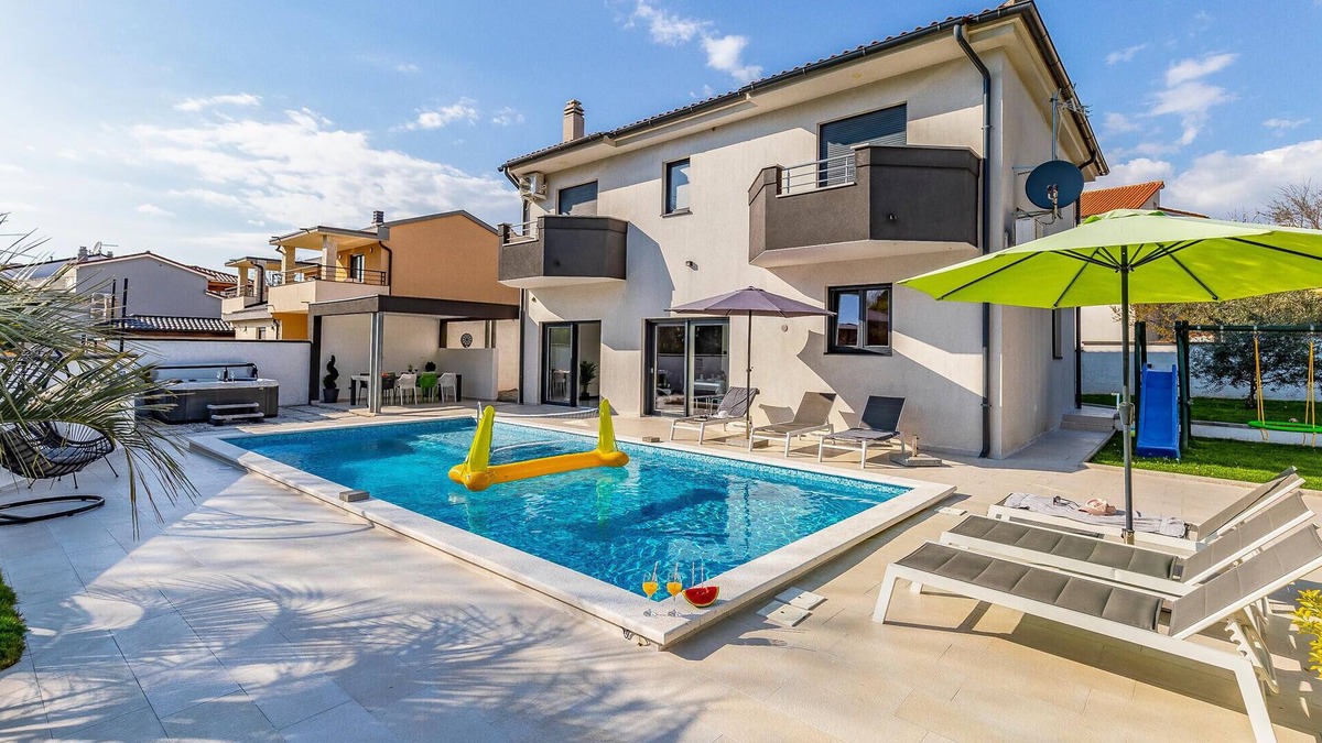 Stinjan House | Gorgeous home in Pula with sauna