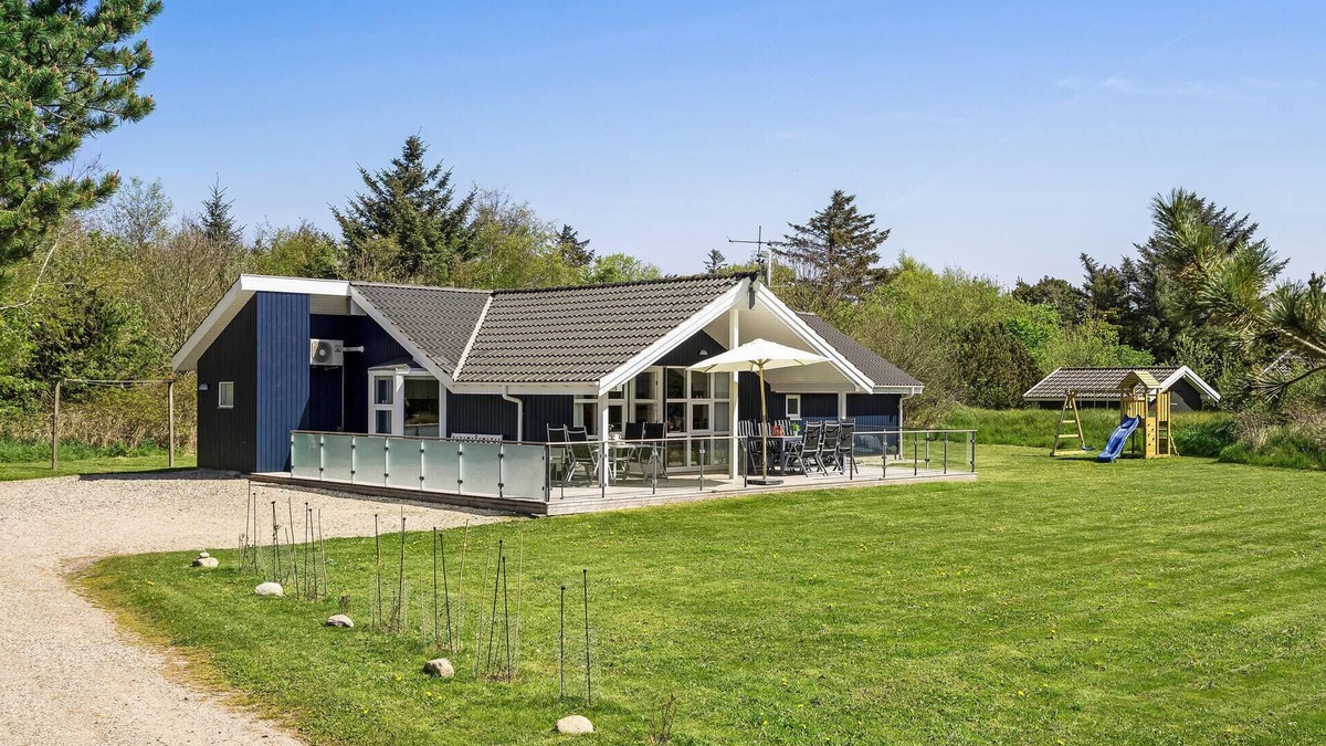 Lodbjerg Hede House | Gorgeous home in Ringkøbing with WiFi