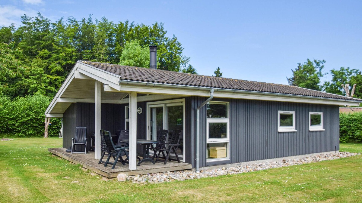 Spodsbjerg House | Gorgeous home in Rudkøbing with WiFi