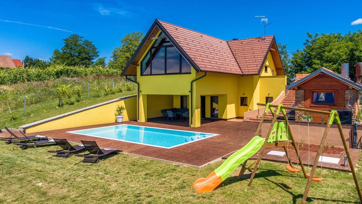 Selnica House | Gorgeous home in Selnica with sauna