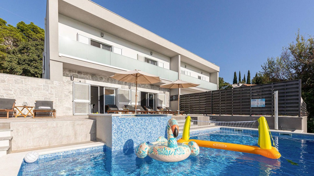 Srinjine House | Gorgeous home in Srinjine