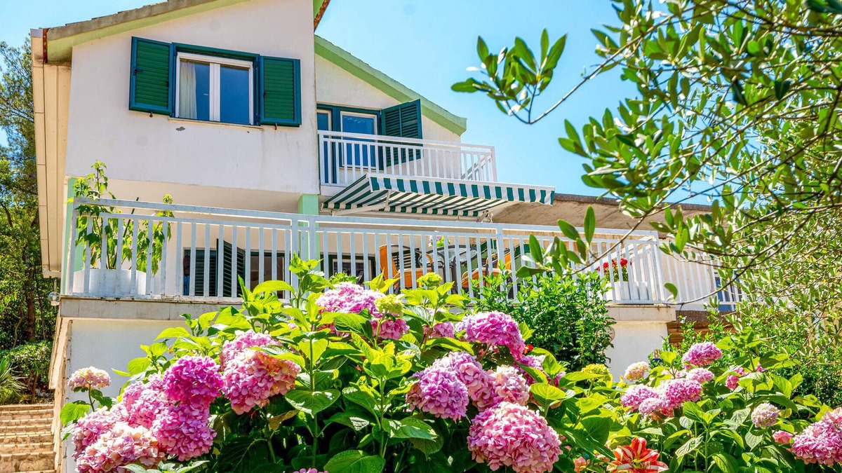 Hodilje House | Gorgeous home in Ston with WiFi