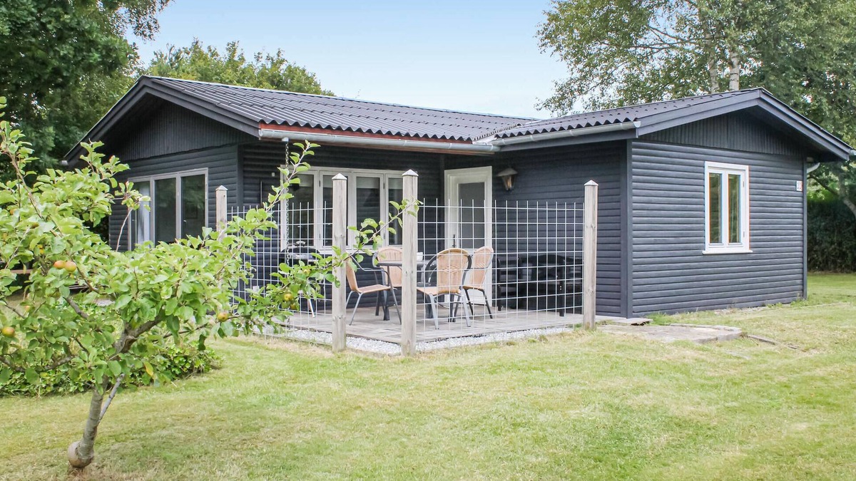 Egense House | Gorgeous home in Storvorde with kitchen