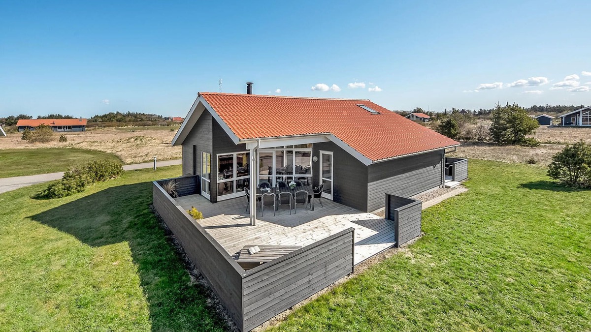 Nørre Fjand House | Gorgeous home in Ulfborg with kitchen