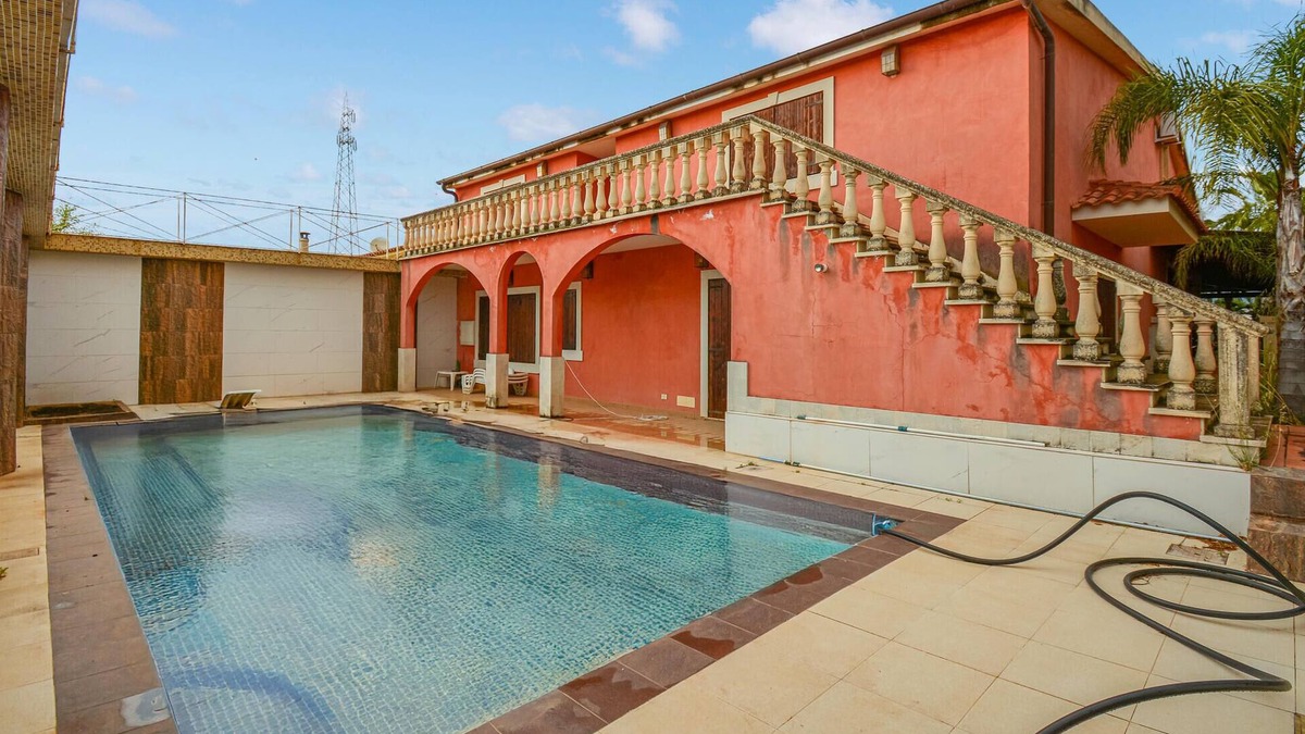 Vittoria House | Gorgeous home in Vittoria