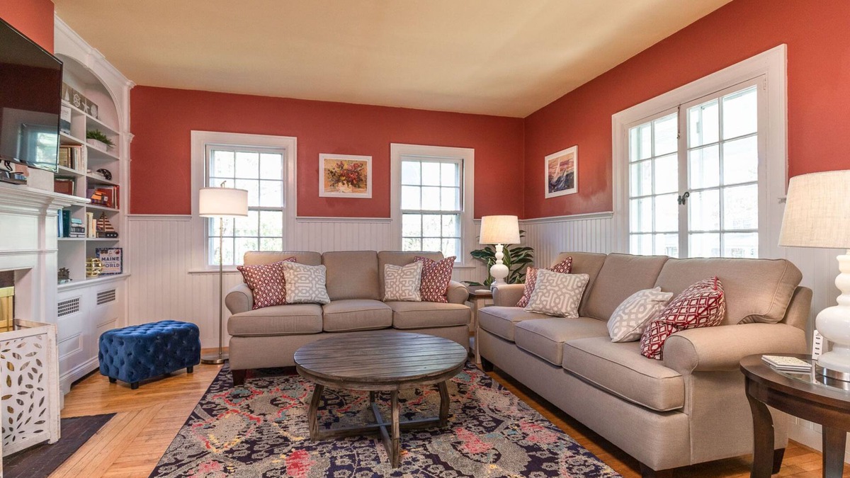 York Harbor House | Gorgeous home: walk to beach, harbor, cliff walk, wiggly bridge, dining etc.