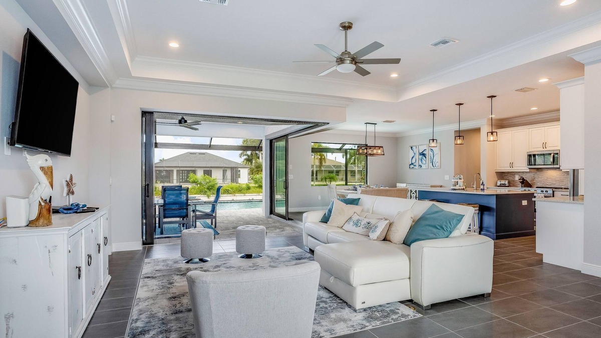 Trafalgar House | Gorgeous home with heated pool, lanai, grill, and washer/dryer