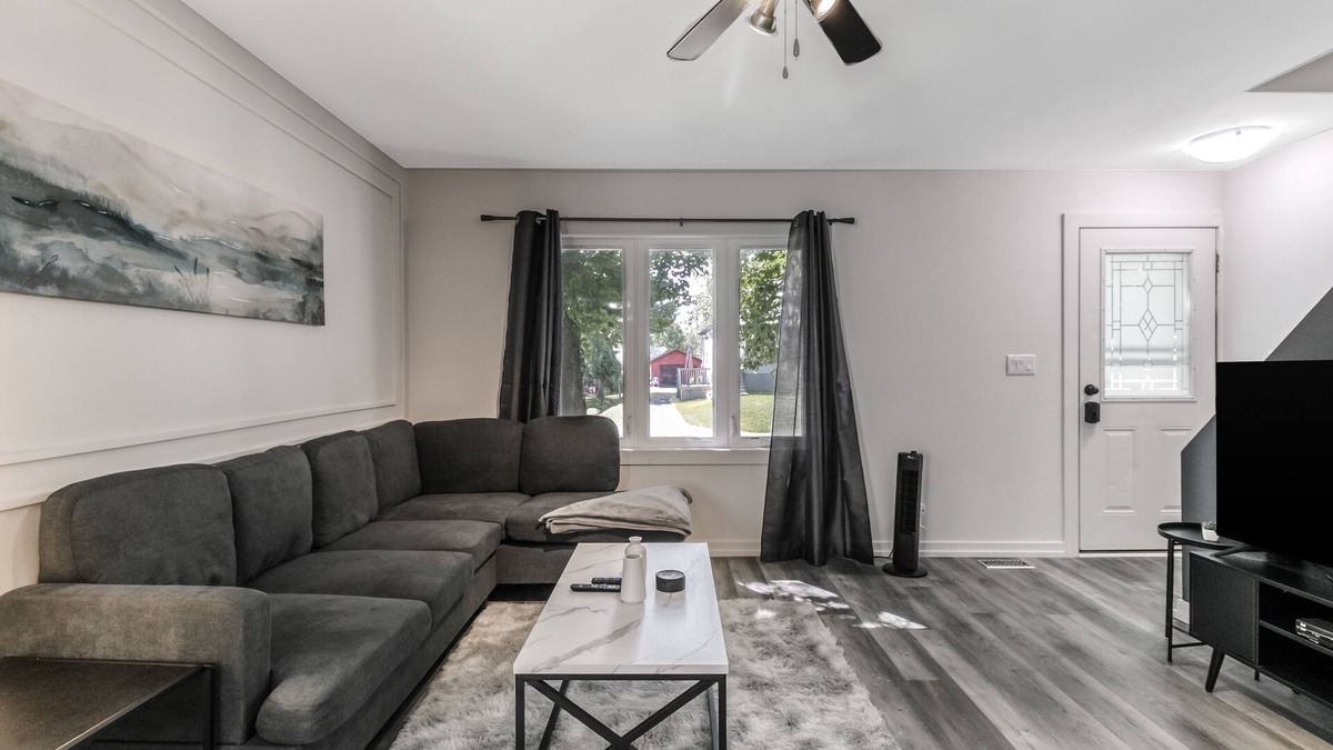 Sudbury House | Gorgeous House in Minnow Lake, 10 minutes from dt
