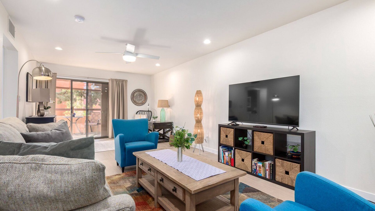 Paradise Valley Village Condo | Gorgeous, Impeccable, Condo in Prime Location!