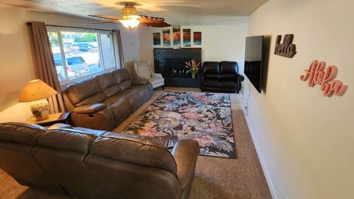 Sunset Heights House | Gorgeous island-themed retreat sleeps up to 30 in Orem, UT!