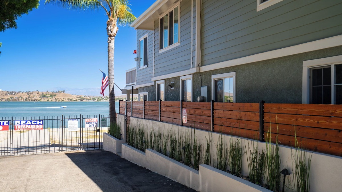 Lake Elsinore House | Gorgeous Lake Front Home w/Boat access Unit 1