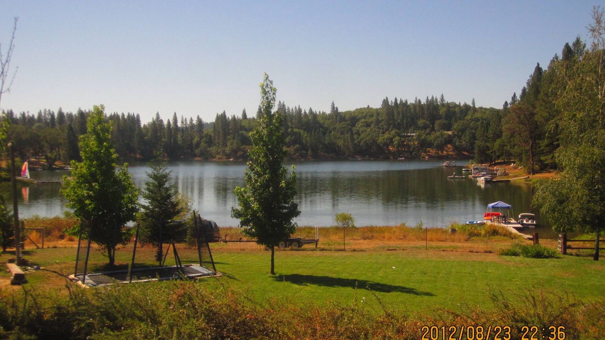 Auburn House | Gorgeous Lake Home On Private California Lake