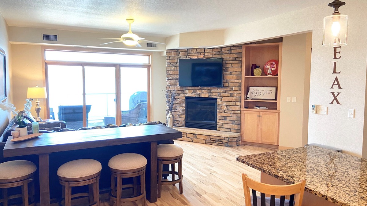 Lake City Condo | Gorgeous Lake Pepin Views!