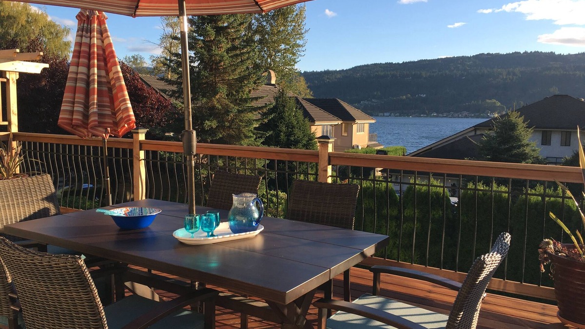 Sammamish House | Gorgeous Lake View - Gold Coast side of Lake Sammamish