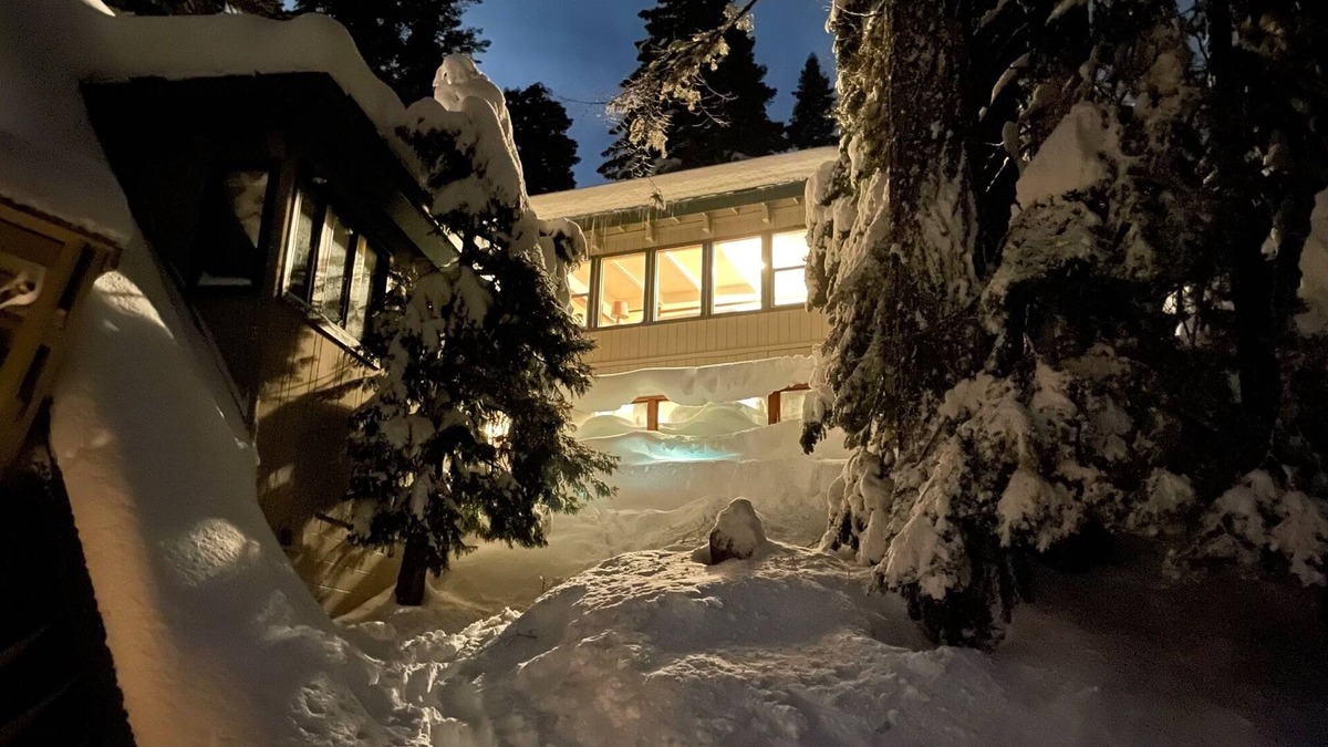Chamberlands House | Gorgeous large Lake Tahoe Home with Chamberlands Membership, plus summer cottage
