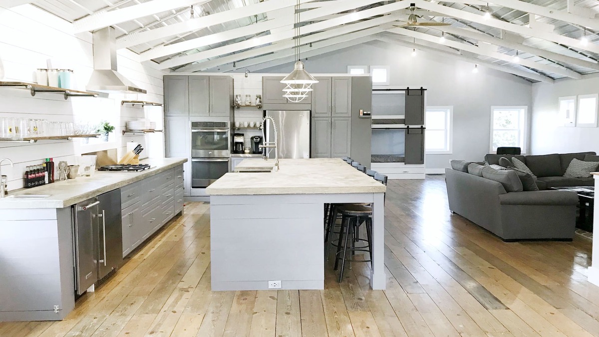 Culver House | Gorgeous Loft in Culver- Close to Culver Academies & Lake Maxinkuckee