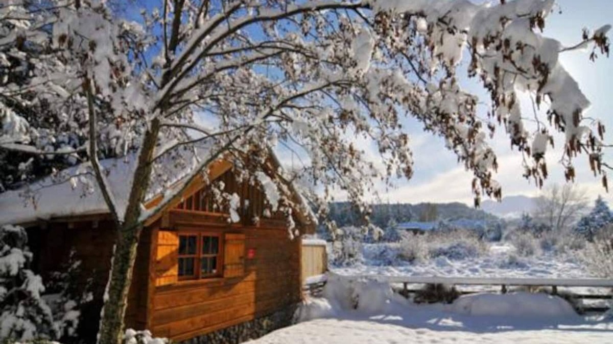 Ohakune Cottage | Gorgeous Log Cabin, Outdoor Bath & Mountain Views