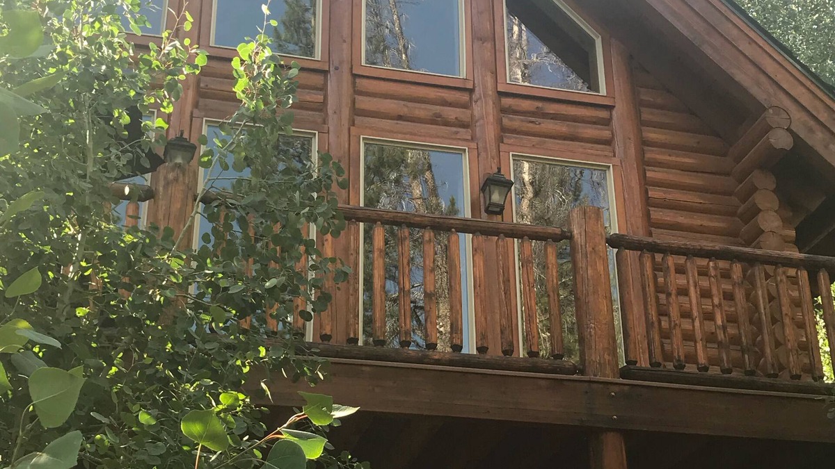 Markleeville Cabin | Gorgeous Log Cabin on the West Fork Carson River in Beautiful Hope Valley!ł