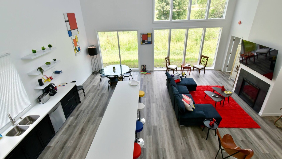 Wayzata House | GORGEOUS MODERN HOUSE VERY STYLED FEW BLOCKS FROM FAMOUS DOWNTOWN OF WAYZATA