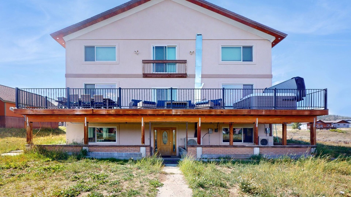 Tabernash House | Gorgeous mountain home with deck, pool table, fast WiFi & fireplace - near town