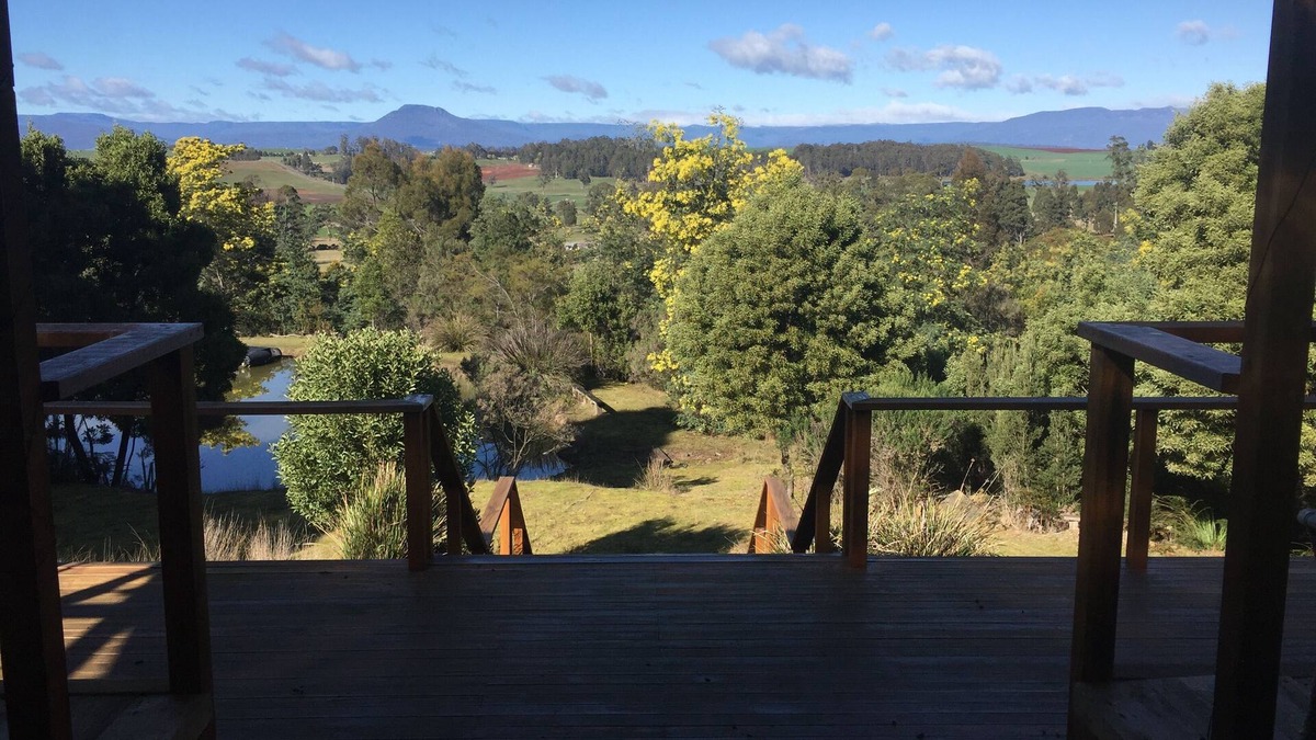 Weetah House | Gorgeous mountain views close to Deloraine