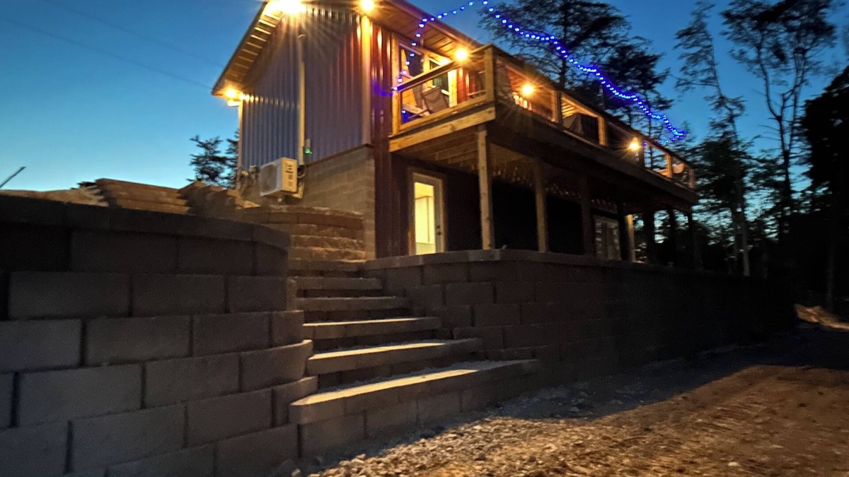 Cub Run Cabin | Gorgeous New Cabin with 75 Acres!Trails, Waterfalls and Amazing Rock Formations!