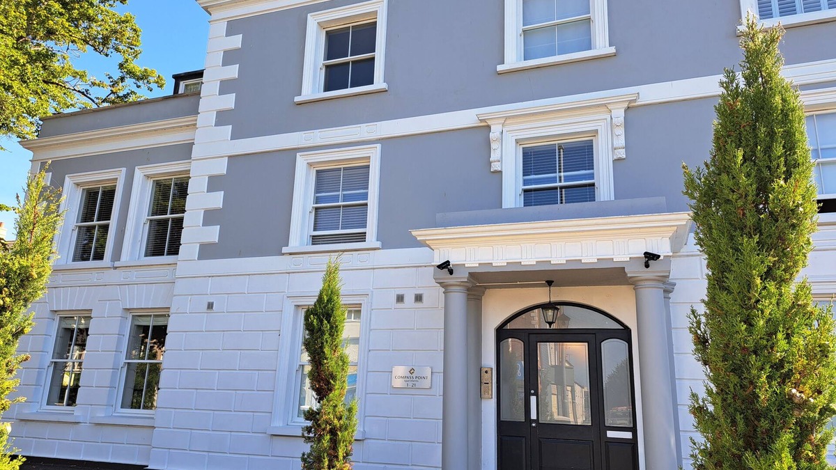 Weymouth Apartment | Gorgeous new modern appt, quiet, only an 8 min walk to Weymouth's lively resort.