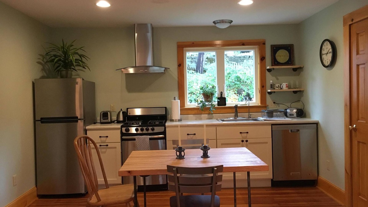 Florence Apartment | Gorgeous newly renovated furnished apartment