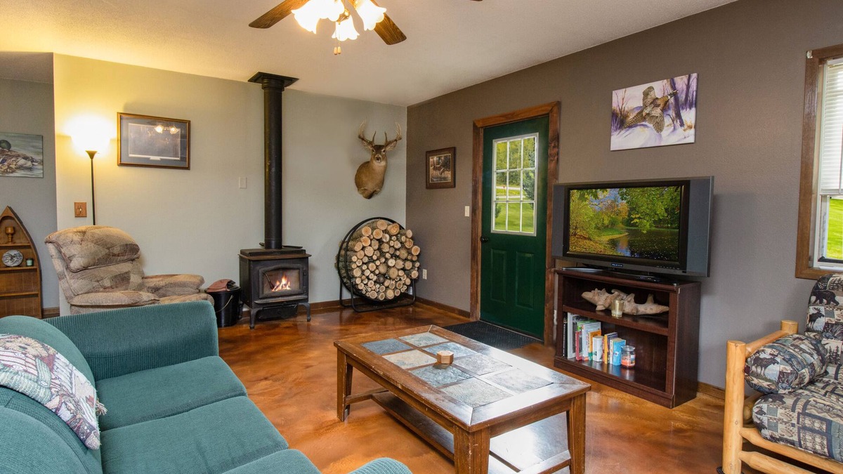 Phillips House | Gorgeous Northwoods River Retreat