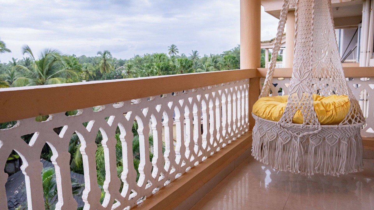 Benaulim House | Gorgeous ocean view Boho-colonial condo with large balconies