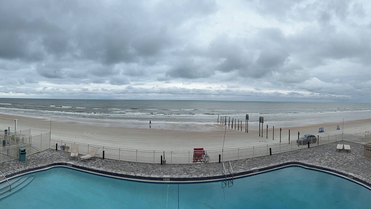 Davis Apartment | Gorgeous Oceanfront 1 BR Apartment with Private Balcony & Pool