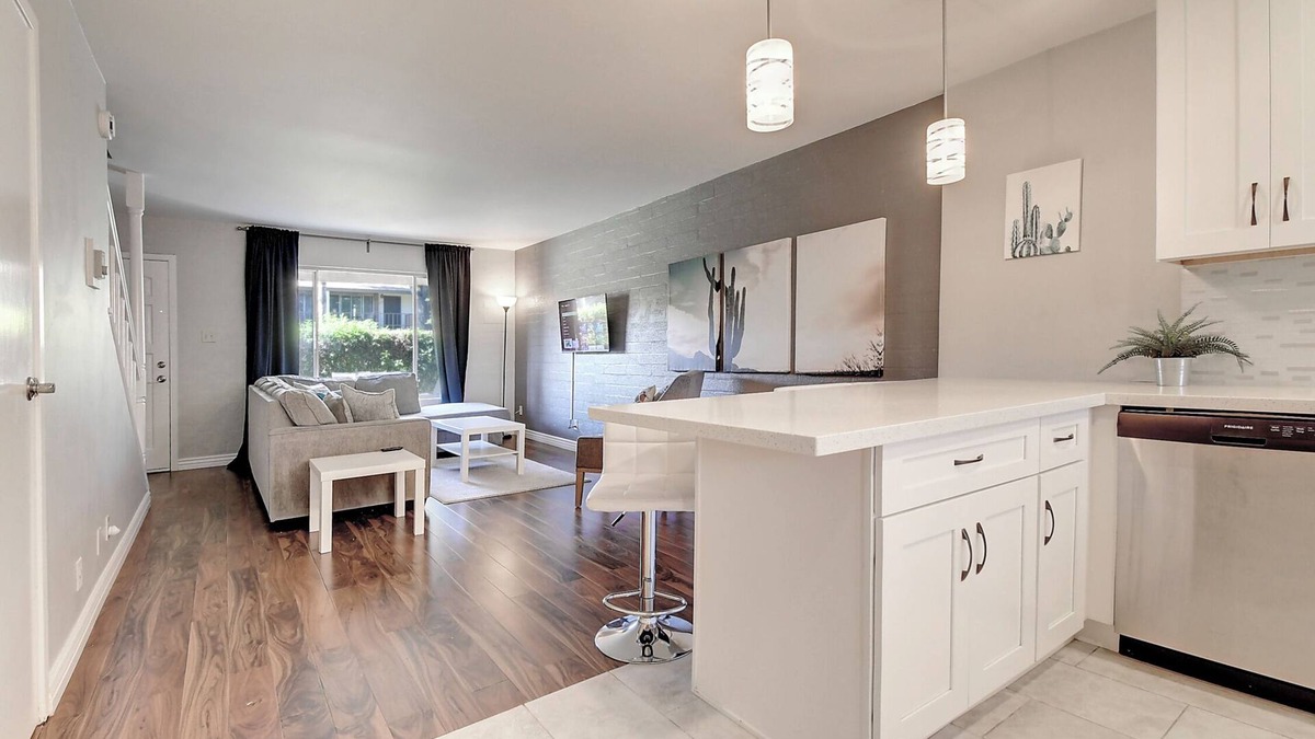 Fashion Square House | Gorgeous Old Town Scottsdale Townhouse by Fashion Square
