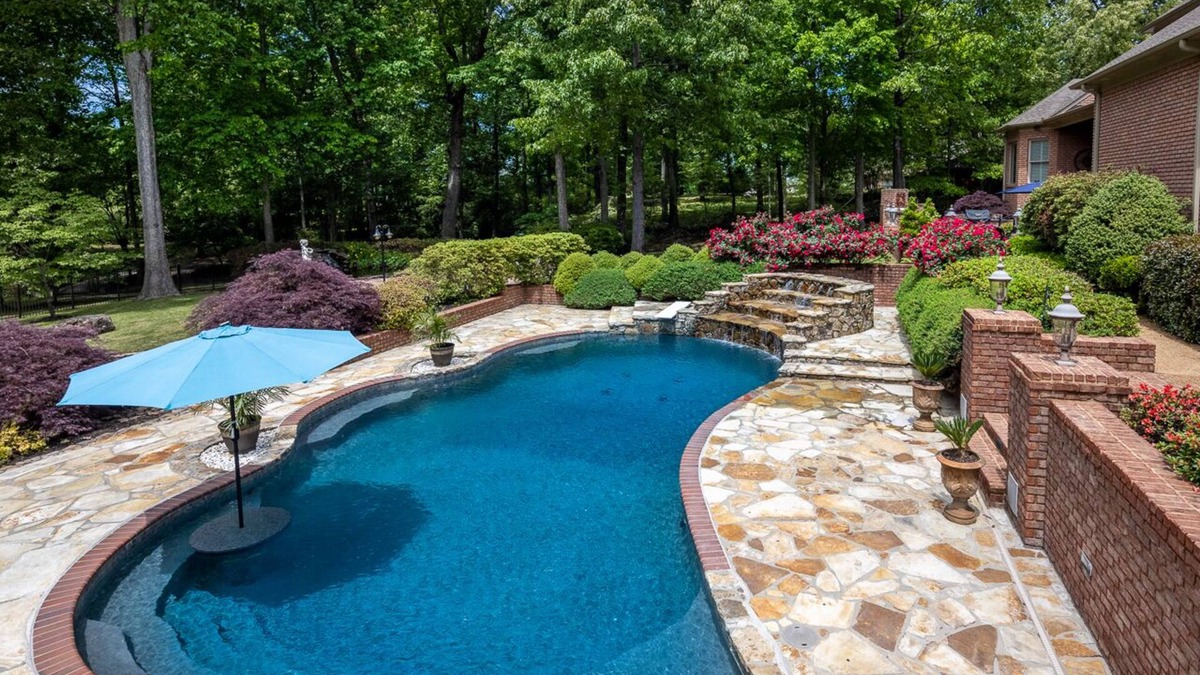 Independence House | Gorgeous Park-like Oasis 4 acres w/Stunning Pool