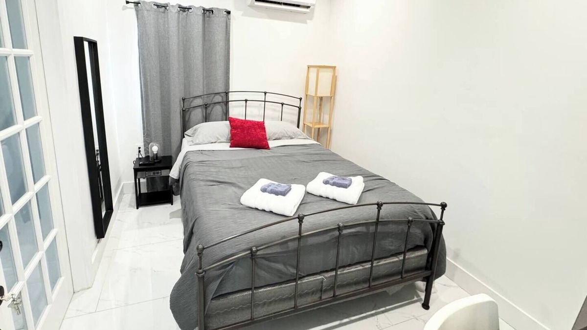 West Little Havana Hotel | Gorgeous Private Room, Near the Airport - Free Parking