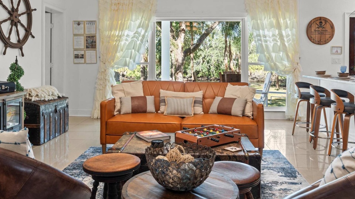 Sulphur Springs House | Gorgeous Renovated 3BR Pet Friendly Home on the Hillsborough River | North End of Seminole Heights