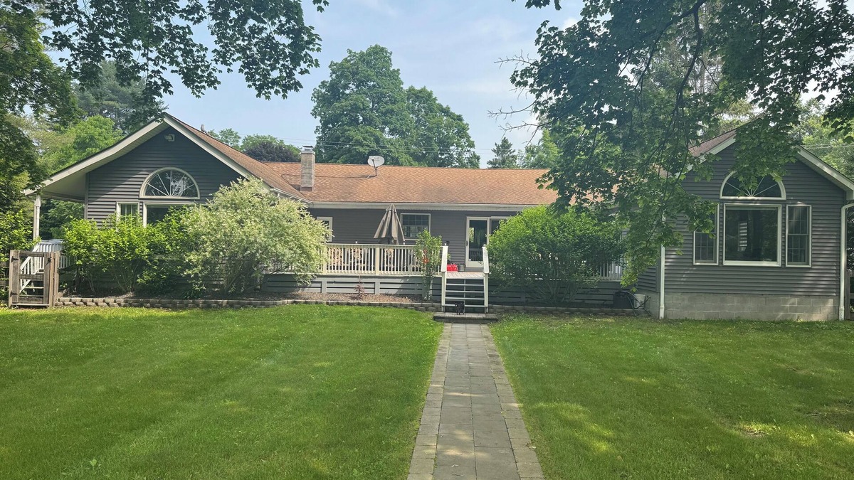 Rhinebeck House | Gorgeous Rhinebeck Ranch with private Pool