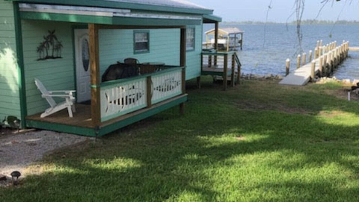 Micco Cottage | Gorgeous Riverfront Fishing Cottage in Sebastian, FL - Ask about 2025 nSpecials