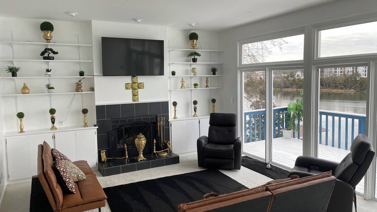 West End House | GORGEOUS RIVERFRONT "WOW" RETREAT OVERLOOKING THE SAVANNAH RIVER!