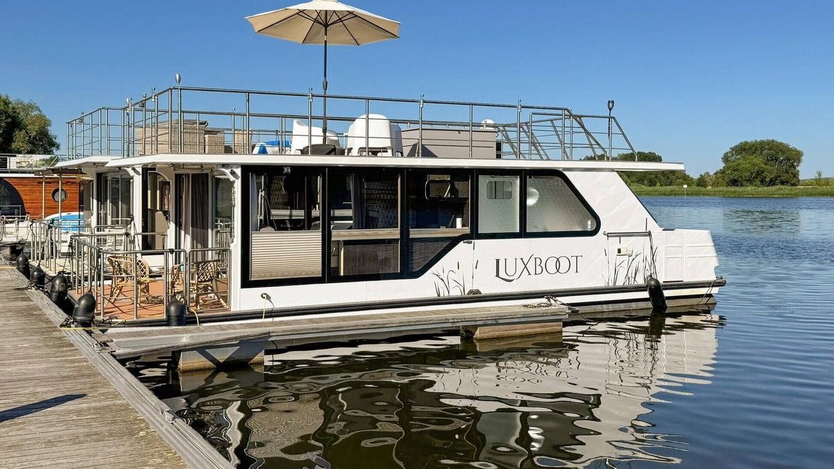 Havelsee Boat Rental | Gorgeous ship in Havelsee OT Kützkow