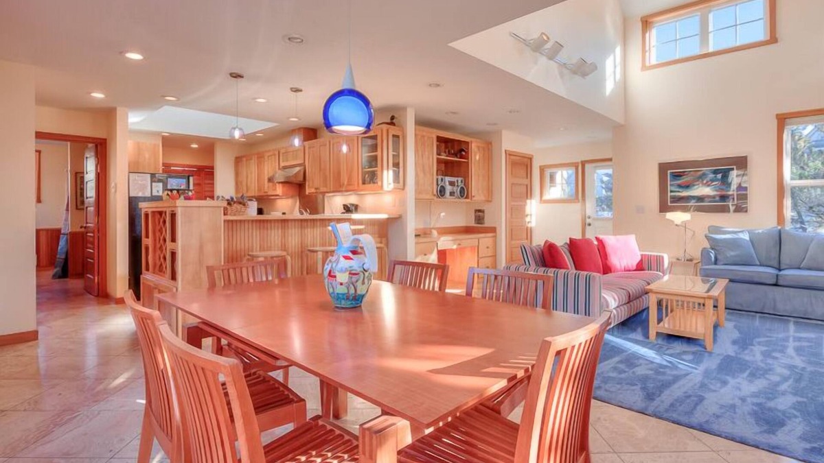 Shorepine Village House | Gorgeous Single-Level Home in Shorepines with Easy Beach Access w/EV Charger!