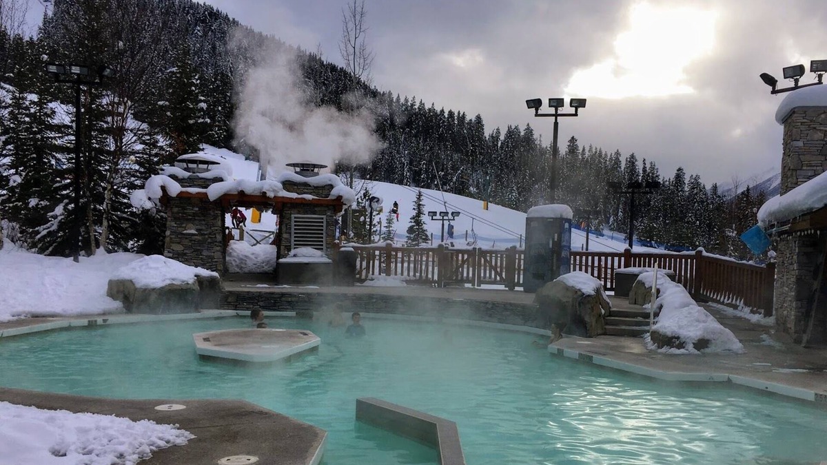 East Kootenay Resort | Gorgeous Slopeside Upper Village Ski In/Ski Out
