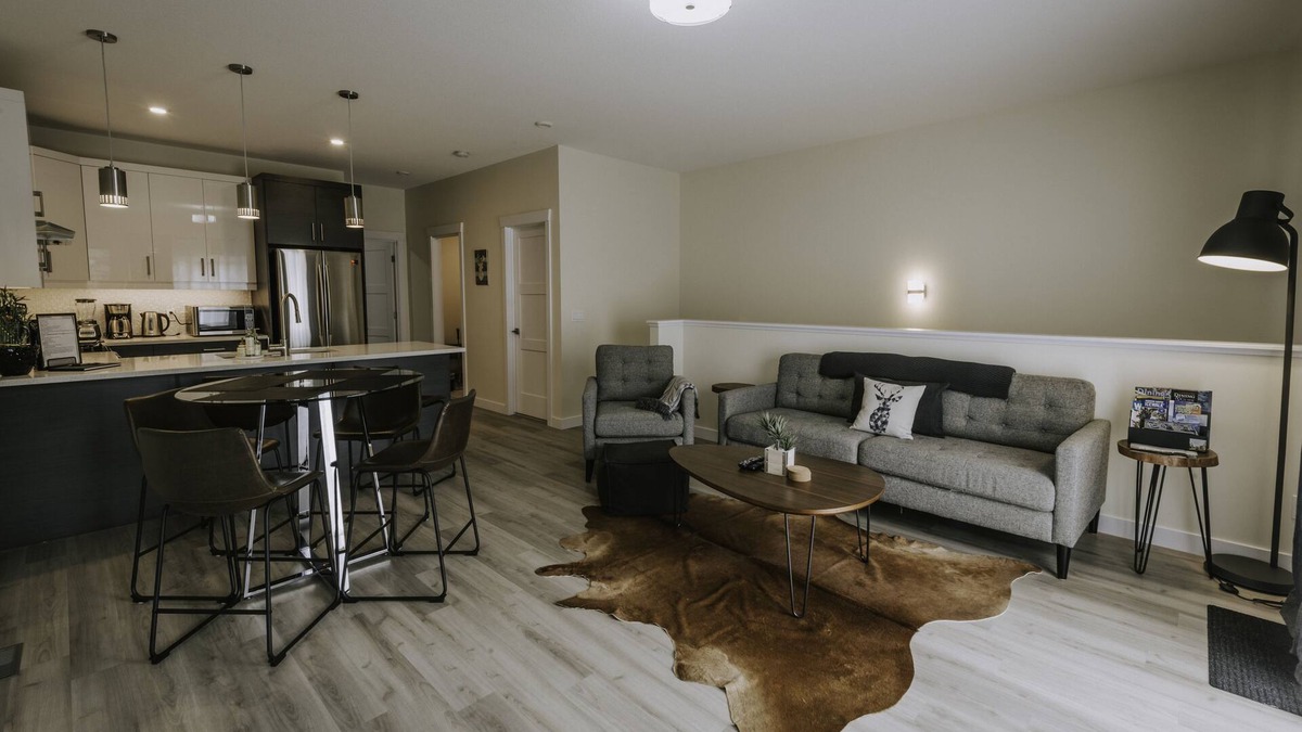 Teepee Town House | Gorgeous south facing 3BDR townhome!