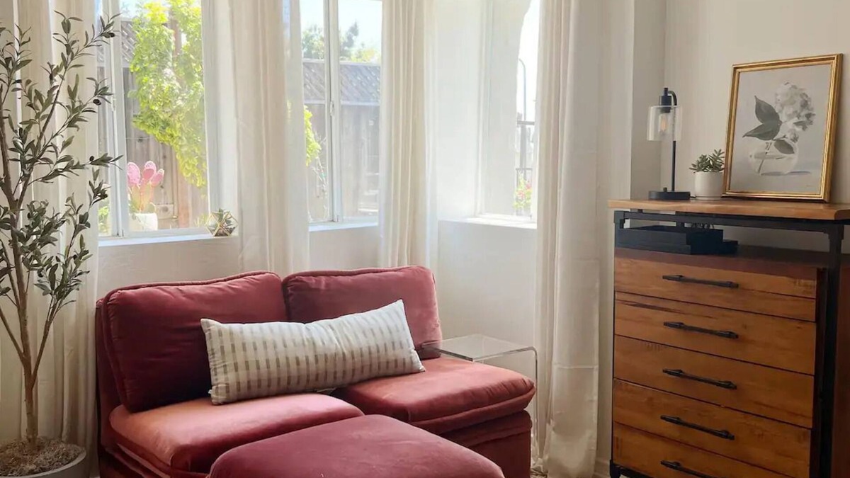 Berkeley Hills Apartment | Gorgeous studio with WiFi in Berkeley