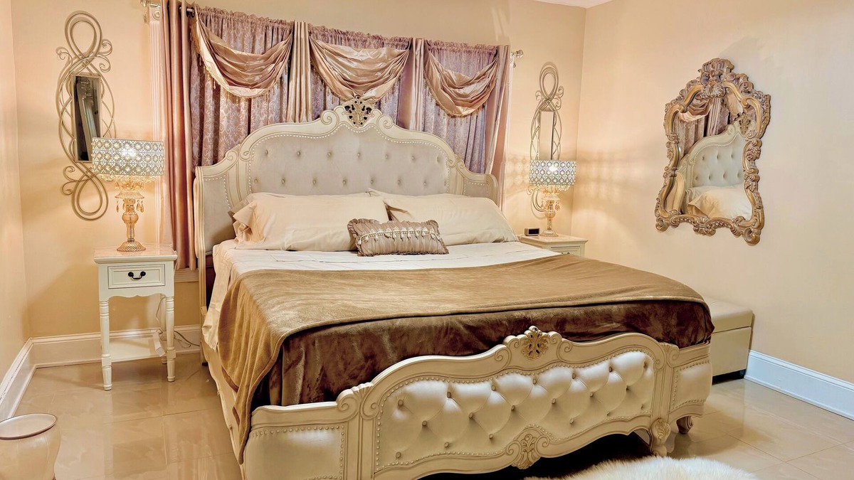 East Flatbush House | Gorgeous, Stylish, Spacious Duplex with Regal Vibes NO CLEANING FEE