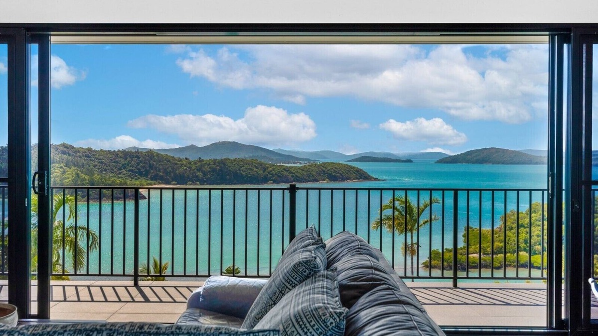 Shute Harbour House | Gorgeous three-bedroom, two-bathroom home boasting uninterrupted sea views.