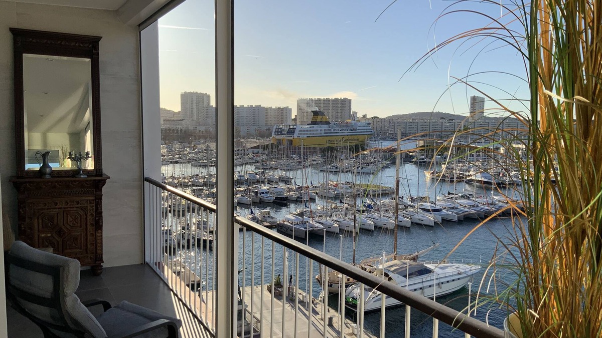 Toulon Apartment | Gorgeous! Toulon Facing Sea-Port