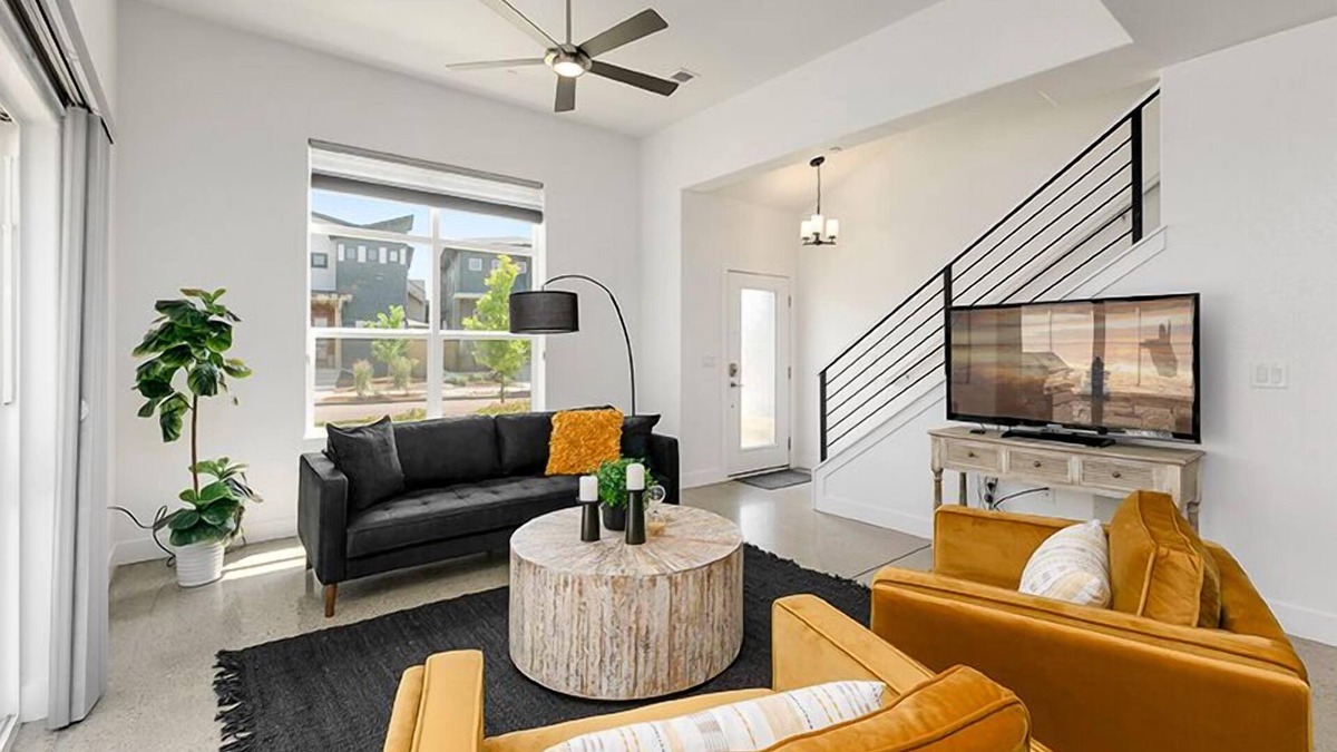 Old Town North House | Gorgeous Townhome steps from the Brewery District!