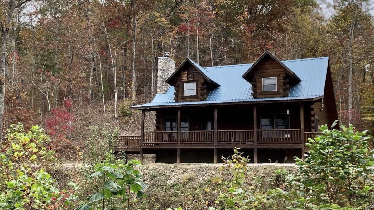Means Cabin | Gorgeous, tree top views from this cabin